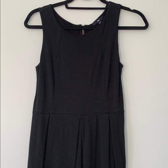 GAP sleeveless black dress - Picture 2 of 3